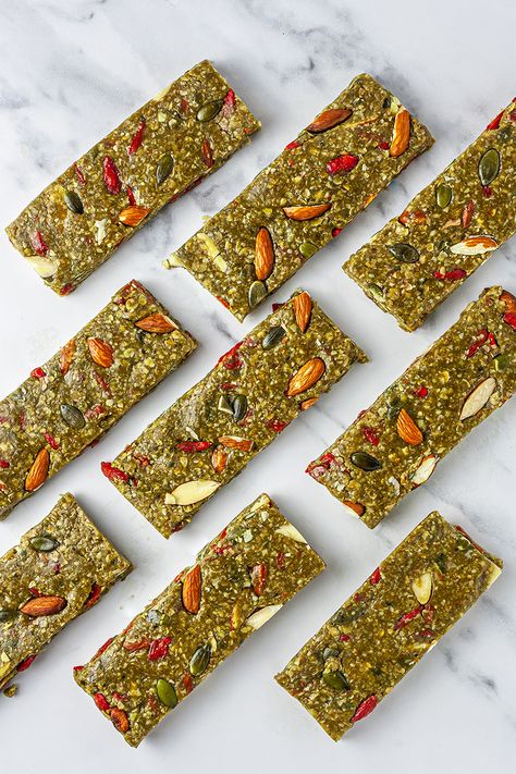 Matcha Protein Bar, Granola Bar Aesthetic, Matcha Jam, Granola Photography, Matcha Powder Recipes, Matcha Granola, Green Bars, Matcha Bar, Matcha Oats