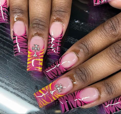 Retro Nails, Beauty Nails Design, Punk Nails, Y2k Nails, Really Cute Nails, Exotic Nails, Bling Acrylic Nails, Fabulous Nails, Funky Nails