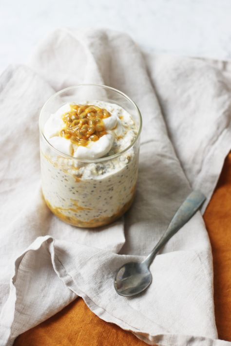 Coconut and Passion Fruit Overnight Oats - Supper in the Suburbs Passion Fruit Overnight Oats, Fruit Overnight Oats, Passion Fruit Yogurt, Chia Yogurt, Overnight Chia, Night Oats, Best Overnight Oats Recipe, Raw Treats, Organic Recipes Healthy