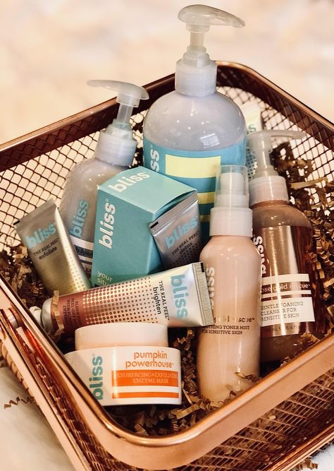 The Prim Compendium: Skincare Blog: Affordable Luxuries: BLISS World Bliss Skincare, Bliss Products, Skincare Blogger, Natural Sleep Aids, Skincare Blog, Skincare Review, Natural Sleep, Aging Well, Holy Grail