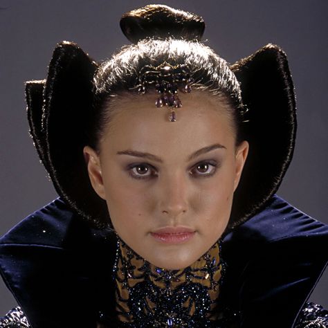 Padme Hairstyles, Star Wars Padme, Queen Amidala, Anakin And Padme, Star Wars Design, Padme Amidala, Very Busy, Natalie Portman, Face Hair