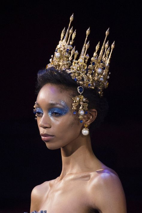 Crystal Eye Makeup, Guo Pei, Black Royalty, Personal Aesthetic, Crystal Eye, Art References, Fantasy Fashion, Mode Inspiration, Couture Dresses