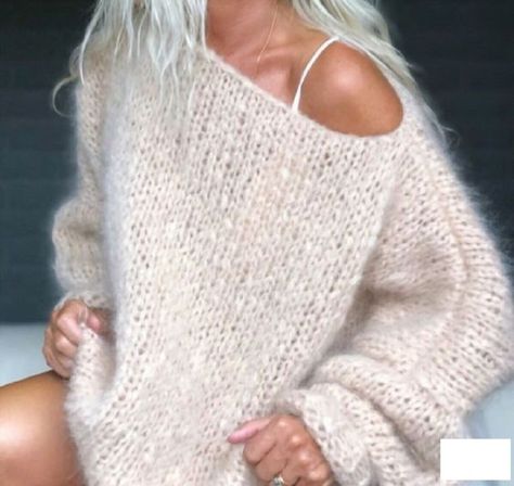 Fashion 23, Pull Mohair, Knitting Fashion, Diy Textiles, Big Knits, Oversized Sweater Women, Oversize Pullover, Sweater Oversize, Chunky Knitwear