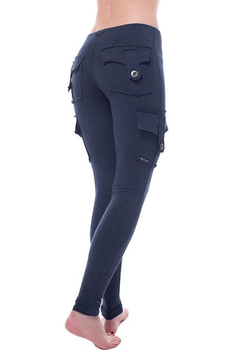 Popular Leggings, Cargo Leggings, Shoes Outfit Fashion, Cargo Style, Conscious Fashion, Pocket Leggings, Fashion Mistakes, Comfy Fashion, World Famous