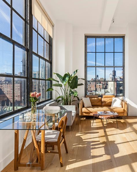 Greenwich Village Nyc, Nyc Loft, L Wallpaper, Apartment Aesthetic, Loft Living, 아파트 인테리어, New York Apartment, Style Deco, Greenwich Village