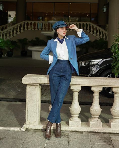 Ascot Outfits, Ascot Ties, Blue Inspiration, Tie Women, Casual Jackets, Newsboy Cap, Blue Outfit, Outfits Women, Western Shirts