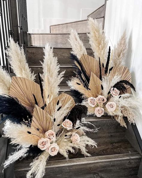 Black Pampas Grass Wedding, Diy Wedding Vases, Black Pampas, Black Centerpieces, Nigerian Party, Fall Harvest Decorations, Bouquet For Wedding, Pastor Appreciation, Dried Pampas