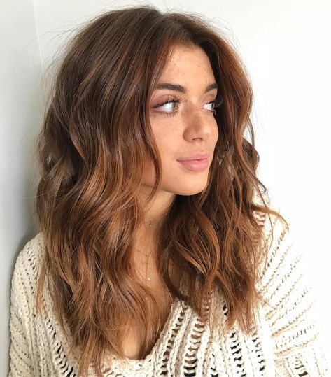 Look cobrizo Hair Henna, Hair Color Brown Chestnut, Chestnut Brown Hair, Rambut Brunette, Henna Powder, Hair Challenge, Makeup Tip, Chop Chop, Classy Quotes