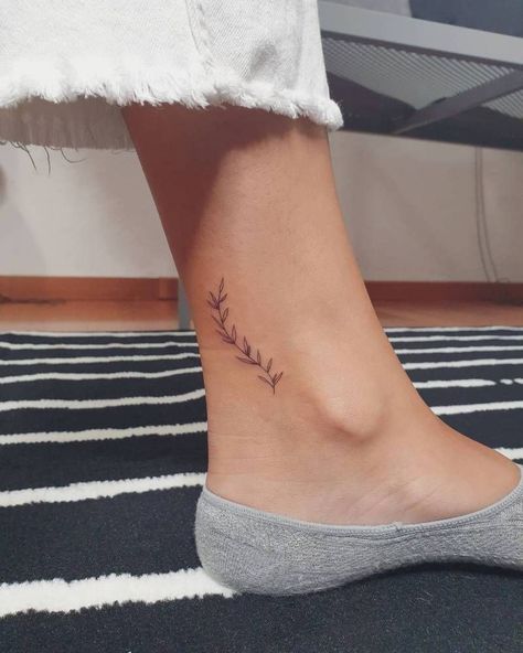 Tattoo studio Life Line Small Dainty Ankle Tattoos, Simplistic Ankle Tattoos, Small Tattoos Women Ankle, Single Needle Ankle Tattoo, Cute Tattoos For Ankle, Dainty Tattoos Leg, Minimalist Plant Tattoo Ideas, Small Western Ankle Tattoo, Cute Tattoos For Women Ankle