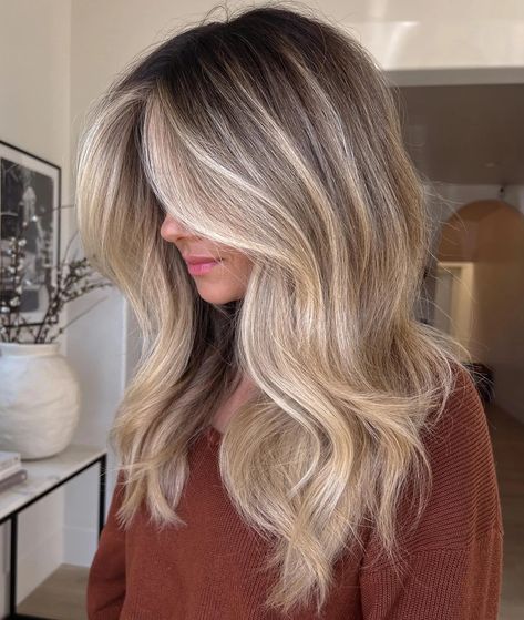 Creamy Blonde Highlights and Lowlights Creamy Blonde Highlights, Blonde Highlights And Lowlights, Blonde Highlights With Lowlights, Warm Blonde Hair, Blonde Lowlights, Blonde Shades, Fall Blonde Hair, Highlights Ideas, Summer Blonde Hair