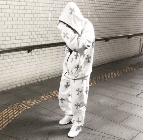 Unknown London Outfit, Cute White Hoodie For Streetwear, White Kawaii Hoodie For Streetwear, Named Collective Tracksuit Outfit, Casual Going Out Outfit Night, Unknown London Tracksuit, All White Fit, Unknown London, White Hooded Streetwear Sets