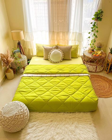 Bed Rooms Ideas Simple Indian, 1rk Room Decor Indian, Room Interior Bedroom Indian Simple, Rented Bedroom Decor Indian, Indian Middle Class Bedroom, Bedroom Decor Pictures, Cosy Rooms, Bedroom Ideas For Small Rooms Diy, Room Decor Tips