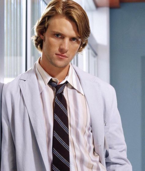 Jesse Spencer as Dr Robert Chase in House M.D Robert Chase, Omar Epps, Spencer House, Sean Leonard, Gregory House, Jesse Spencer, A Man In A Suit, Man In A Suit, Tv Doctors