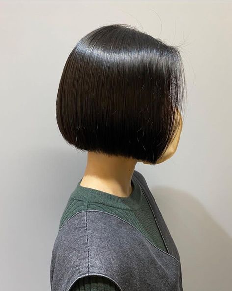 best shor hair cut for girl Bottle Neck Bob Haircut, Short Hair Rebonded, Best Short Hair, Chin Length, Chin Length Bob, Cool Short Hairstyles, Short Neck, Haircut Hairstyle, Bob Haircut