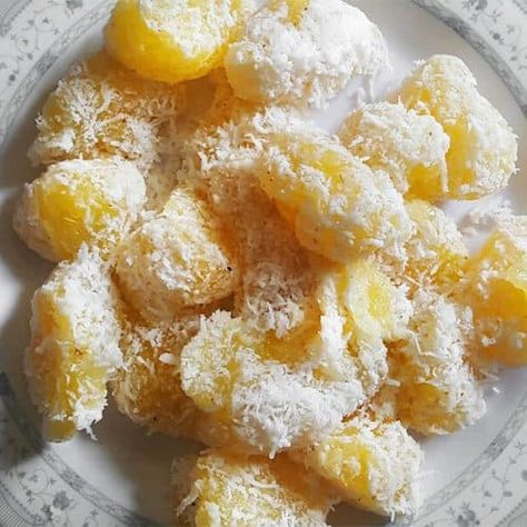 Pichi Pichi Recipe, Yema Recipe, Casava Cake Recipe, Ensaymada Recipe, Coconut Cheese, Bibingka Recipe, Foreign Recipes, Philippine Food, Fiesta Food