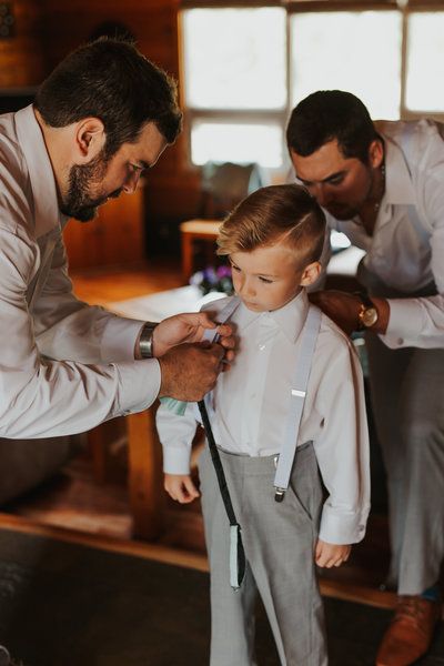 Groom Getting Ready Photos, Before Wedding Pictures, Wedding Photography Shot List, Groomsmen Wedding Photos, Groomsmen Pictures, Groomsmen Photography, Groomsmen Poses, Wedding Photo List, Groom Photoshoot