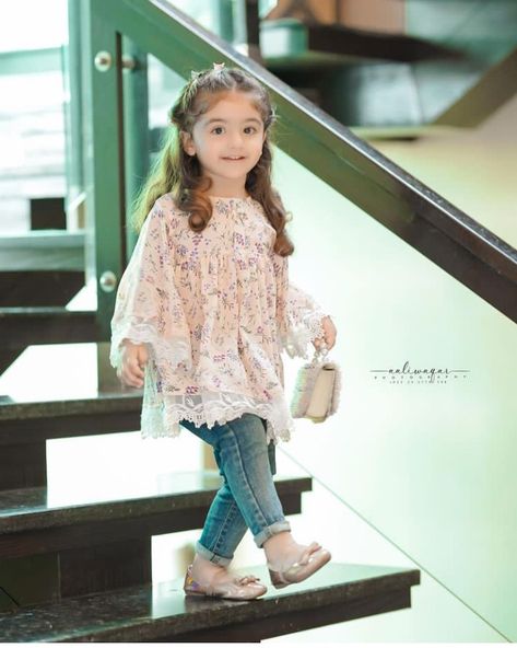 Wedding Dress In Pakistan, Designer Net Frocks For Kids, Indian Designer Dresses Party Wear, Dress Ideas Pakistani, Designer Long Frocks, Long Frocks Indian Designer Dresses, Long Frocks Indian, Long Frocks For Kids, Pakistani Kids Dresses