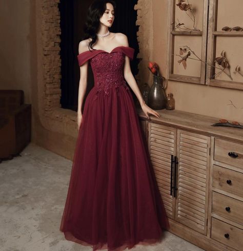 Dark Red Prom Dress Long, Maroon Prom Dress Long, Prom Dresses Dark Red, Prom Dresses Maroon, Dark Red Prom Dress, Wine Red Prom Dress, Yule Ball Outfits, Maroon Prom Dress, Red Lace Gown