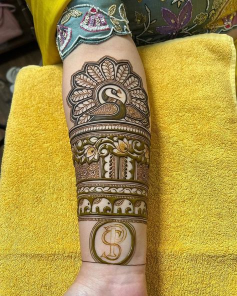 Basuri Krishna Flute Mehendi, Elbow Mehandi Design, Arm Mehndi, Mehndi Practice, Latest Mehndi Designs Wedding, Latest Finger Mehndi Designs, Mendi Design, Bride Collection, Wedding Mehendi