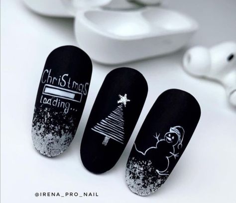 Christmas Nails With Black, Winter Nails Black, Navidad Nails, Black Christmas Nails, Nails For 2023, Nail Noel, Nail Art Christmas, Winter Nail Art Designs, Xmas Nail Art