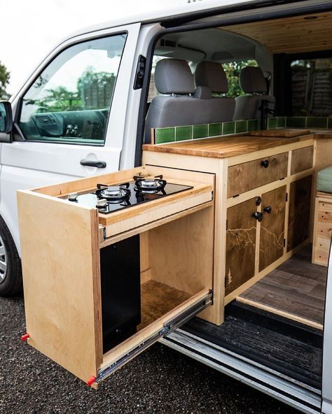 Project Van Life 🚐 on Instagram: “Slide out kitchen 😍 Building a kitchen in your campervan will make van life much easier. It may seem daunting to fit your entire kitchen…” Camper Van Kitchen, Kangoo Camper, T3 Vw, Camper Kitchen, Building A Kitchen, Kombi Home, Van Conversion Interior, Van Camper, Campervan Life