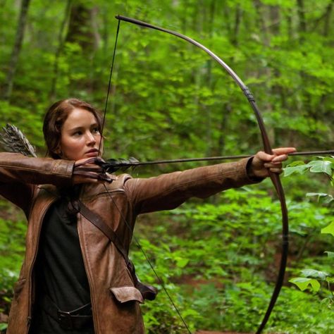 Katniss Everdeen Outfit, Hunger Games Prequel, New Hunger Games, Games Quotes, Abi Motto, Hunger Games Katniss, Warm Bodies, Hunger Games Movies, Donald Sutherland