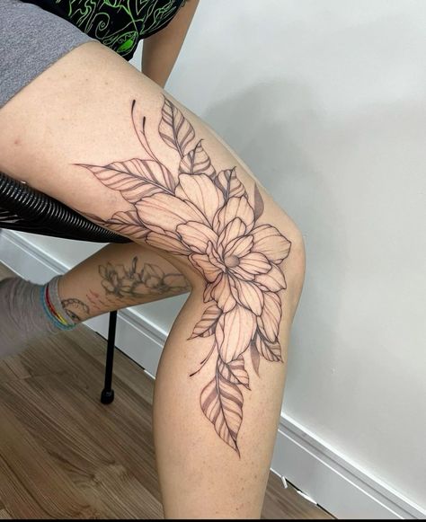 #CoolTattoos #TattooArt #InkMaster #TattooDesigns #InkedUp #TattooLovers #InkInspiration #TattooIdeas #CreativeInk #TattooStyle Side Of Leg Tattoo, Unique Leg Tattoos Women, Leg Sleeve Women, Unique Leg Tattoos, Tattoo Ideas Geometric, Knee Tattoo Ideas, Side Leg Tattoo, Dotwork Tattoo Mandala, Knee Tattoos