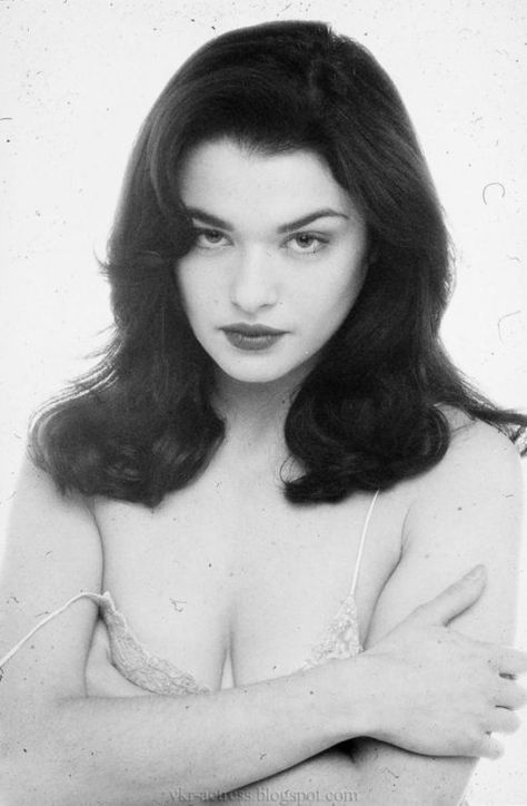 Rachel Weisz, Classic Beauty, Vintage Beauty, Westminster, Dark Hair, Pretty Woman, Hair Inspo, Pretty People, Hair Inspiration