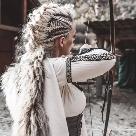 Viking Hairstyles Women, Hairstyles Viking, Viking Hairstyle, Women Viking, Viking Hairstyles, Viking Warrior Woman, Viking Aesthetic, Hairstyle Ideas Easy, Viking Braids