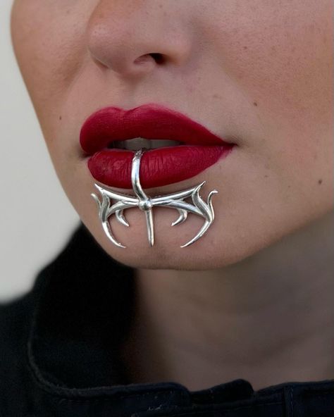 Rajni Perera, Vitaly Jewelry, Cyberpunk Jewelry, Party Moodboard, Sci Fi Jewelry, Jewelry Reference, Futuristic Outfits, Futuristic Jewelry, Edgy Rings