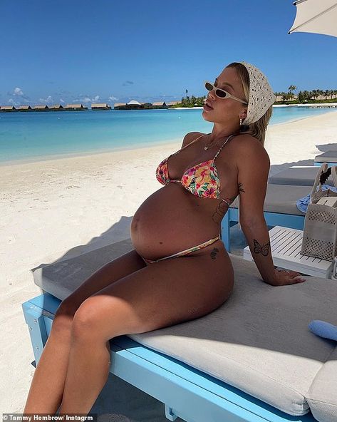 Tammy Hembrow Pregnant, Babymoon Pictures, Pregnant Pictures, Couple Photography Winter, Elegant Maternity Dresses, Summer Pregnancy Outfits, Pregnancy Pics, Pregnancy Belly Photos, Cute Pregnancy Pictures