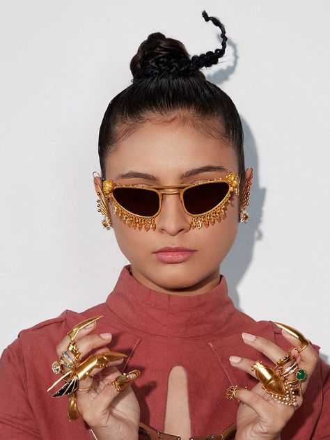 Bhavya Ramesh, Festival Sunglasses, Tinted Glasses, Concert Looks, Cool Sunglasses, Gold Sunglasses, Ear Headbands, Fabric Jewelry, Eyewear Sunglasses