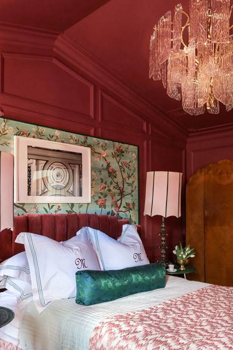 Glamorous Bedroom Reveal ⋆ Jeweled Interiors Red And Pink Bedroom, Glam Bedroom Ideas, Regency Interior, Hollywood Regency Interior, Design Color Trends, Glamourous Bedroom, Glam Bedroom, Interior Design Color, Bedroom Decor Cozy