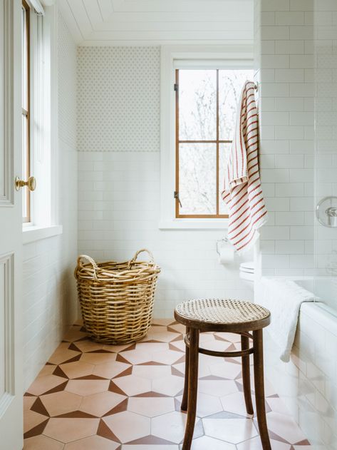 Mosaic Floor Bathroom, Modern Brownstone, Geometric Tiles Bathroom, Bathroom Floor Tile Ideas, Floor Tile Ideas, Concrete Tile Floor, Best Bathroom Flooring, Patterned Bathroom Tiles, Bathroom Floor Tile