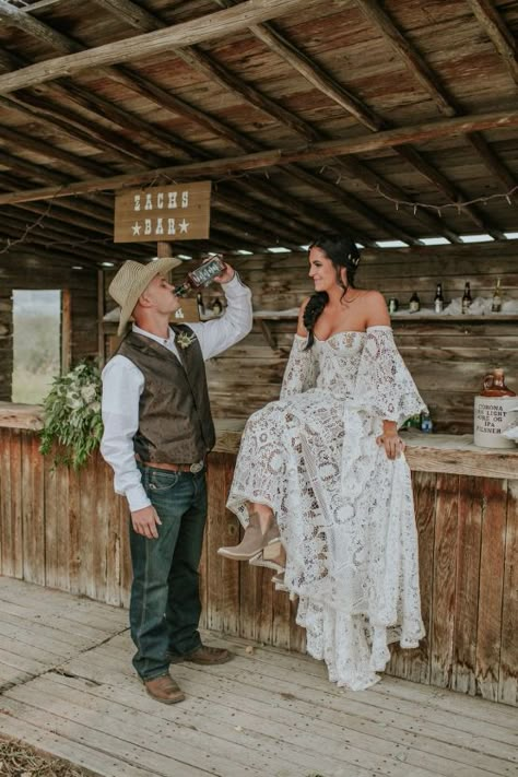 Epic Canadian Country Farm Wedding - Janine Deanna Photography - Alberta, Canada ranch wedding with cowboy hats, a saloon & boho off-the-shoulder Rue de Seine dress Vestidos Country, Country Wedding Pictures, Western Saloon, Eastern Culture, Western Wedding Dresses, Wedding Dr, Country Style Wedding, Cowboy Wedding, Country Wedding Ideas