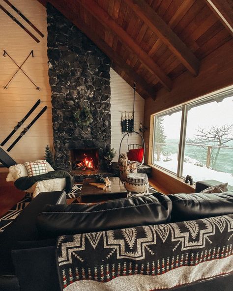 Cozy Christmas Cabin, Boho Cabin, Cozy Winter Cabin, Snow Cabin, Christmas Cabin, Warm Fireplace, Cabin Aesthetic, Romantic Cabin, Airbnb Rentals