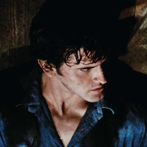 Ash Williams Icon, The Evil Dead 1981, Ash Evil Dead, Evil Dead 1981, Widget Pics, The Evil Dead, Ash Williams, 80s Actors, Funny Aesthetic