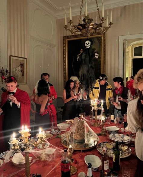 Spooky Dinner, Vampire Party, Mystery Dinner Party, Halloween Party Dinner, Mystery Dinner, Halloween House Party, Chic Halloween, The Great, Mystery Party