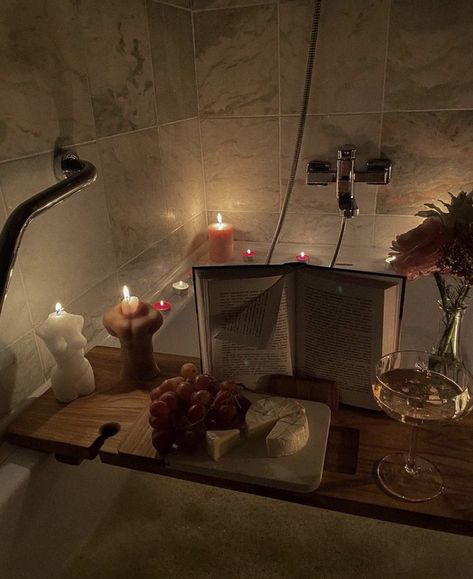 Cartier Rug, Aesthetic Bath, Bath Aesthetic, Candle Obsession, Relaxing Bath, Bath Time, Aesthetic Photo, Dark Academia, Shower Bath