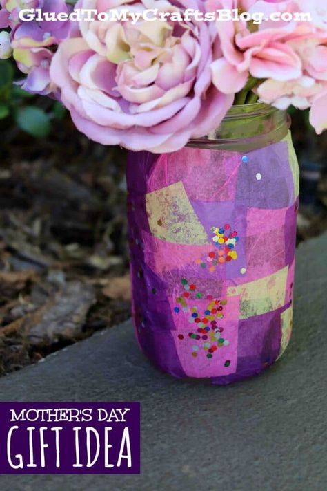 Tissue Paper Mosaic Mason Jar Vase - Kid Craft Idea Mason Jar Mothers Day Gifts Kids, Mothers Day Vase Craft Kids, Mother’s Day Mason Jar Craft, Mother’s Day Vase Craft, Tissue Paper Mosaic, Tissue Paper Vase, Mason Jar Plants, Flower Vase Crafts, Spring Mason Jar