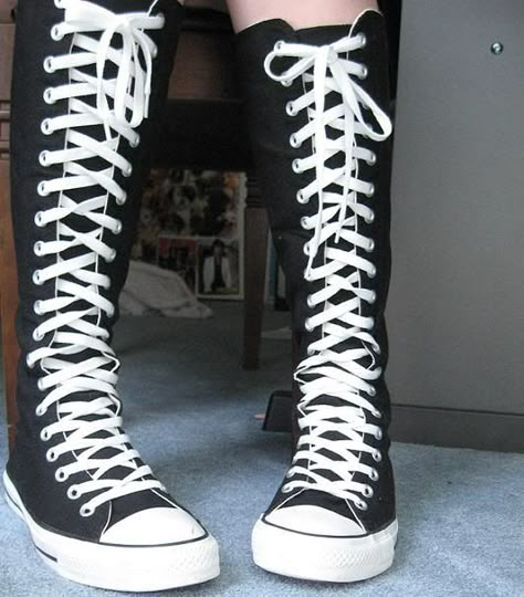 knee converse Converse Boot, 90s Converse, Knee High Converse, Converse Boots, White Chucks, Dress Up Shoes, Cute Converse, Girls Converse, Concept Shop