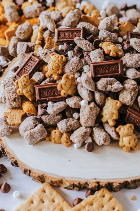 Teddy Graham Trail Mix Recipe, Smore Trail Mix Recipe, Trail Mix Ingredient Ideas, Teddy Bear Trail Mix Recipe, Smores Muddy Buddies, Bear Trail Mix Teddy Grahams, Kids Trail Mix, Snack Mix With Teddy Grahams, S’more Snack Mix Recipe