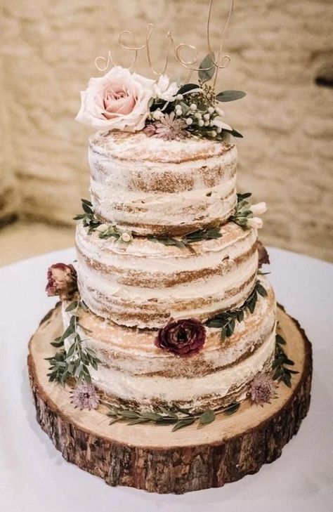 Kingscote Barn, Burgundy Decor, Country Wedding Cakes, Rustic Wedding Decorations, Wedding Cake Rustic, Rustic Wedding Cake, Sparkle Wedding, Whimsical Wonderland Weddings