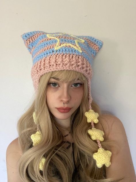 Desain Buklet, Crochet Fairy, Crochet Business, Kawaii Crochet, Crochet Design Pattern, Crochet Clothing And Accessories, Crochet Fashion Patterns, Fun Crochet Projects, Diy Crochet Projects