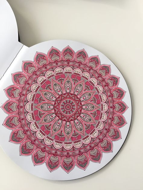 Mandala Colour Combinations, Mandala Book, Art Deco Artwork, Mandala Wall Decor, Mandala Doodle, Easy Mandala Drawing, Mandala Wallpaper, Art Sketches Doodles, Mandala Canvas