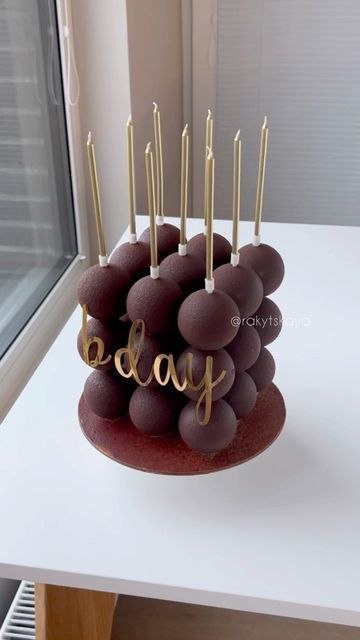 Girly Cake Pops, Cube Cake Design, Macaroon Birthday Cake, Birth Cakes, Chocolate Covered Strawberry Cake, Chocolate Cube, Macaroon Cake, Cube Cake, Ball Cake