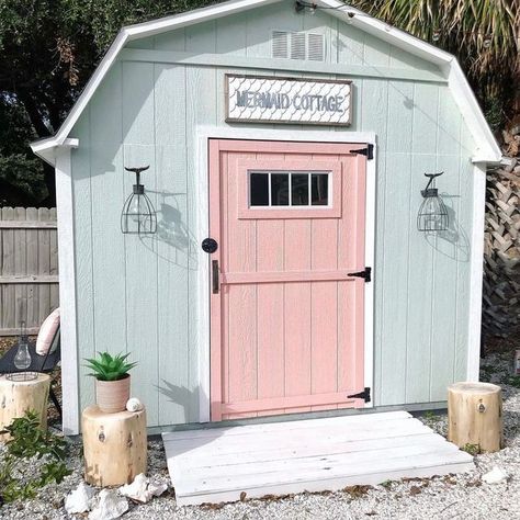 She Shed Exterior Ideas, She Shed Exterior, She Shed Makeover, Shed Exterior Ideas, She Shed Interior Ideas, Diy She Shed, Mini Cottage, Garden Shed Ideas, Painted Shed