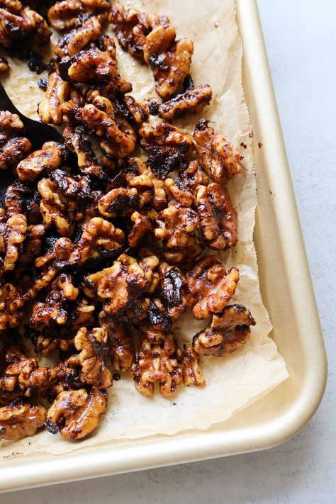 Cinnamon Date Syrup Walnuts - Something Nutritious Date Syrup Desserts, Date Syrup Uses, Desserts With Dates, Fine Desserts, Spicy Salmon Sushi, Pregnancy Meals, Healthy Pregnancy Food, Yogurt Bowls, Main Salad