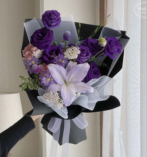 Black And Purple Flowers Bouquets, Purple Flower Bouquet Aesthetic, Tvd Wedding, Purple Flowers Bouquet, Vintage Italian Wedding, Purple Flower Bouquet, Graduation Bouquet, Flowers For Men, Dark Purple Flowers