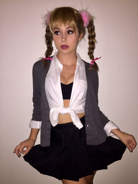 Blonde Halloween Costumes, Brec Bassinger, Costumes College, Halloween Costumes College Girls, White Claw, Trendy Halloween Costumes, Halloween Costume Outfits, College Girl, Halloween Costumes College